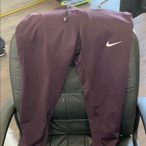 Medium Nike Capri leggings